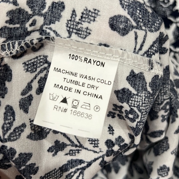 Kindred | Navy and White Floral Maxi Dress size Petite Large - Picture 9 of 13